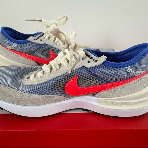 Brand New NIKE Waffle One- beige/blue/neon - brand new size 36 / 4Y - Picture 3 of 4